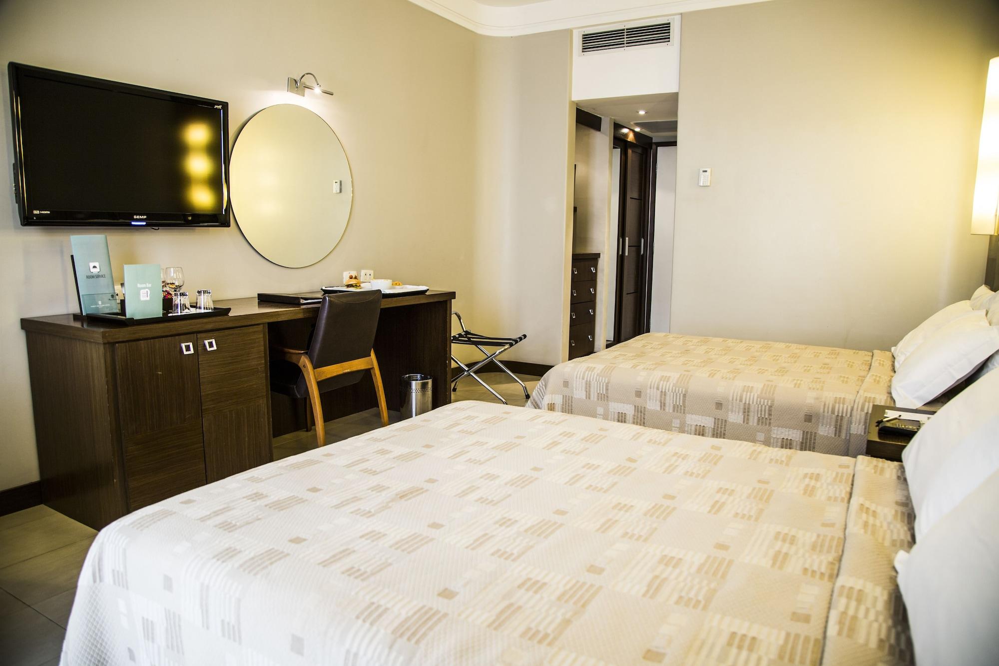 Parque Balneario Hotel Santos By Castelo Itaipava Exterior photo A room at the hotel