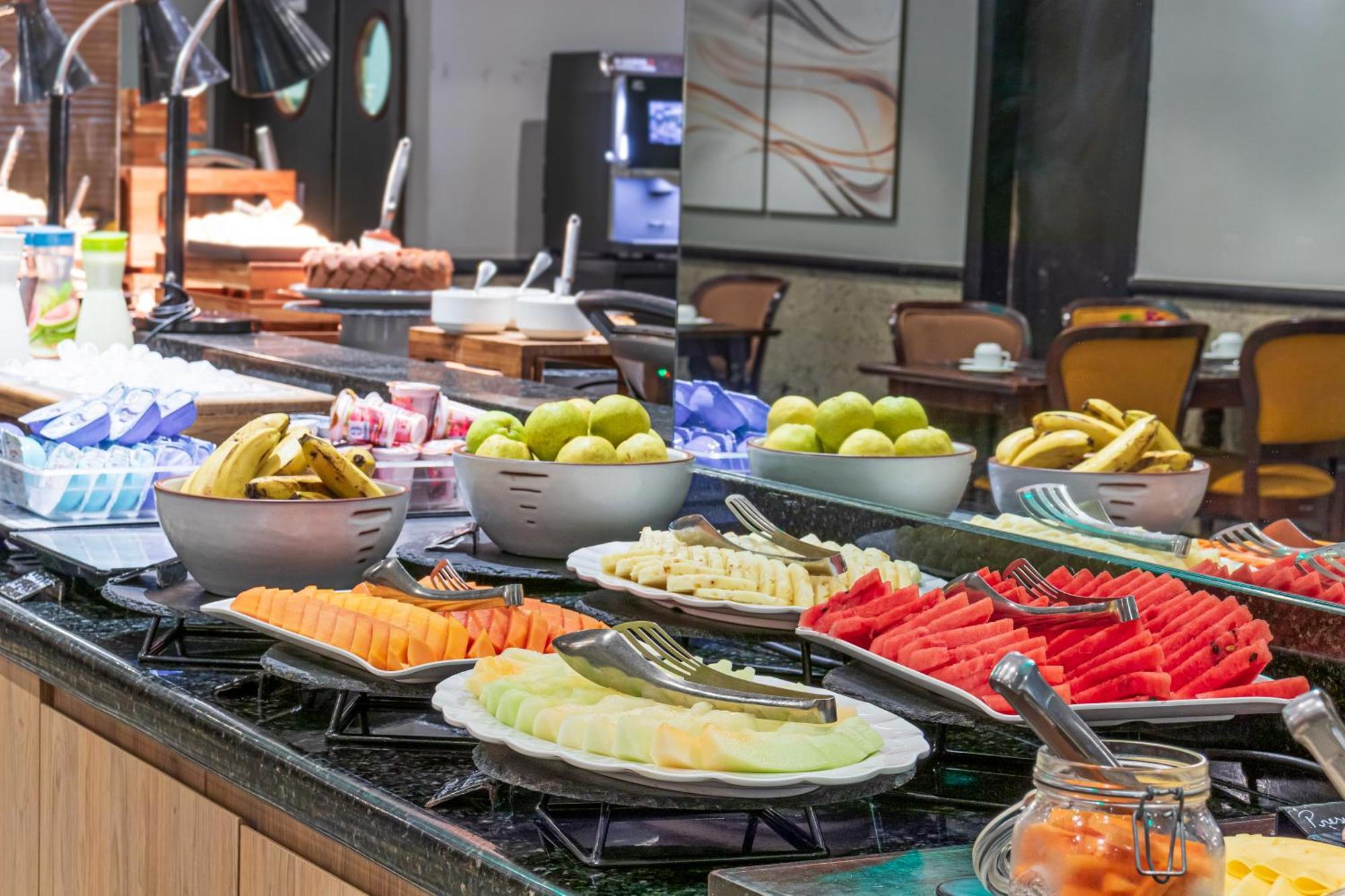 Parque Balneario Hotel Santos By Castelo Itaipava Exterior photo Fruit buffet
